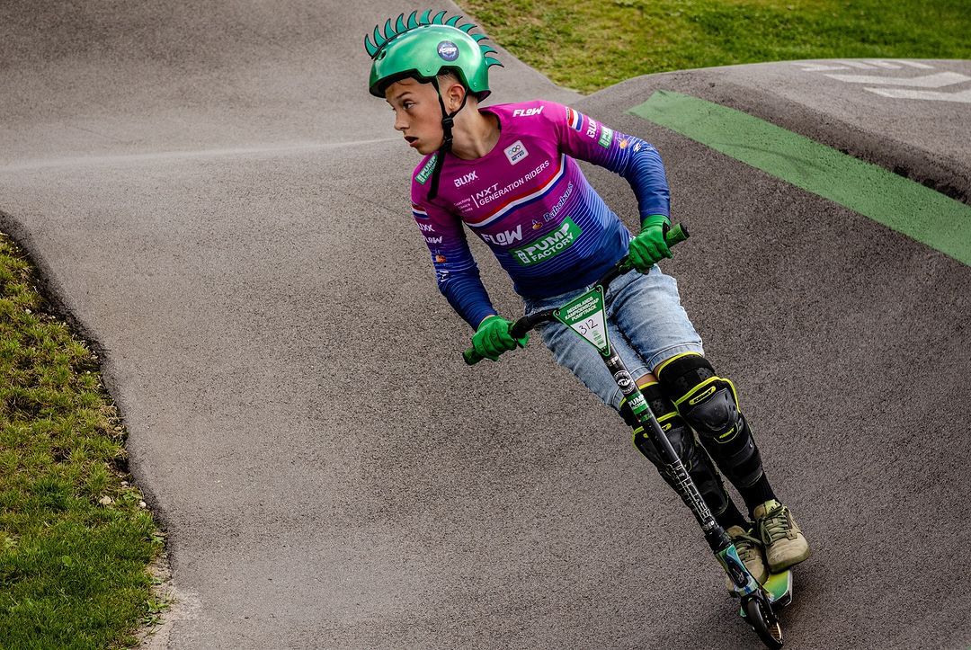 Step rider in de berm